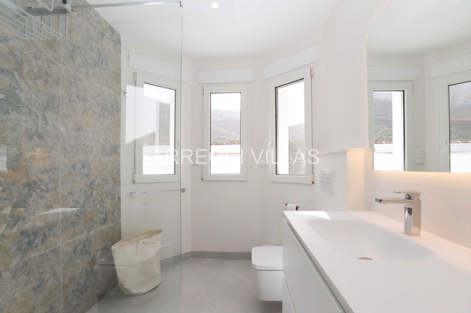 5 makuuhuone Huvila myytävänä paikassa Denia mukana uima-altaan - 1 260 000 € (Ref: 9522907)