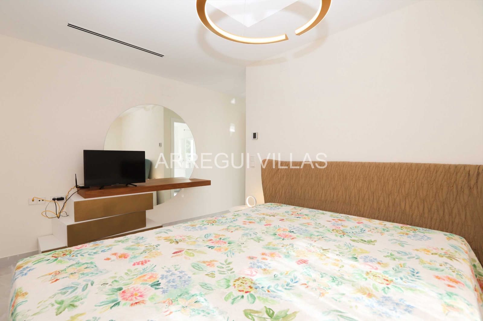 5 makuuhuone Huvila myytävänä paikassa Denia mukana uima-altaan - 1 260 000 € (Ref: 9522907)