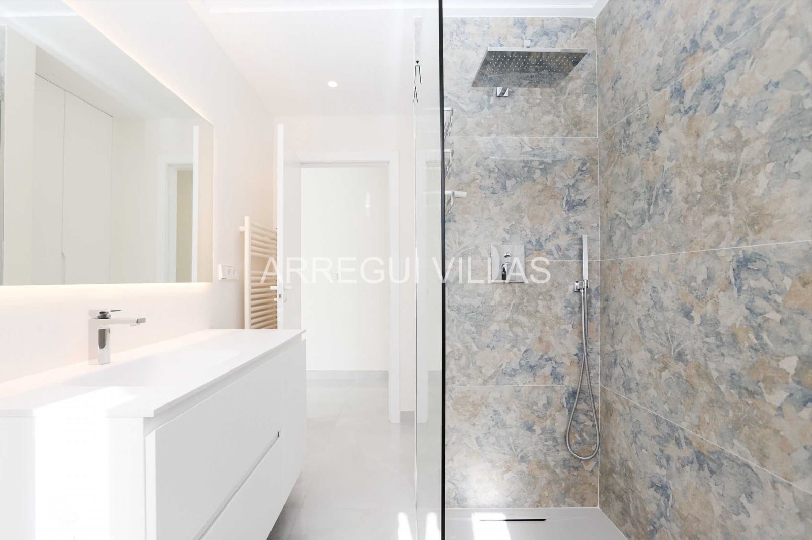 5 makuuhuone Huvila myytävänä paikassa Denia mukana uima-altaan - 1 260 000 € (Ref: 9522907)