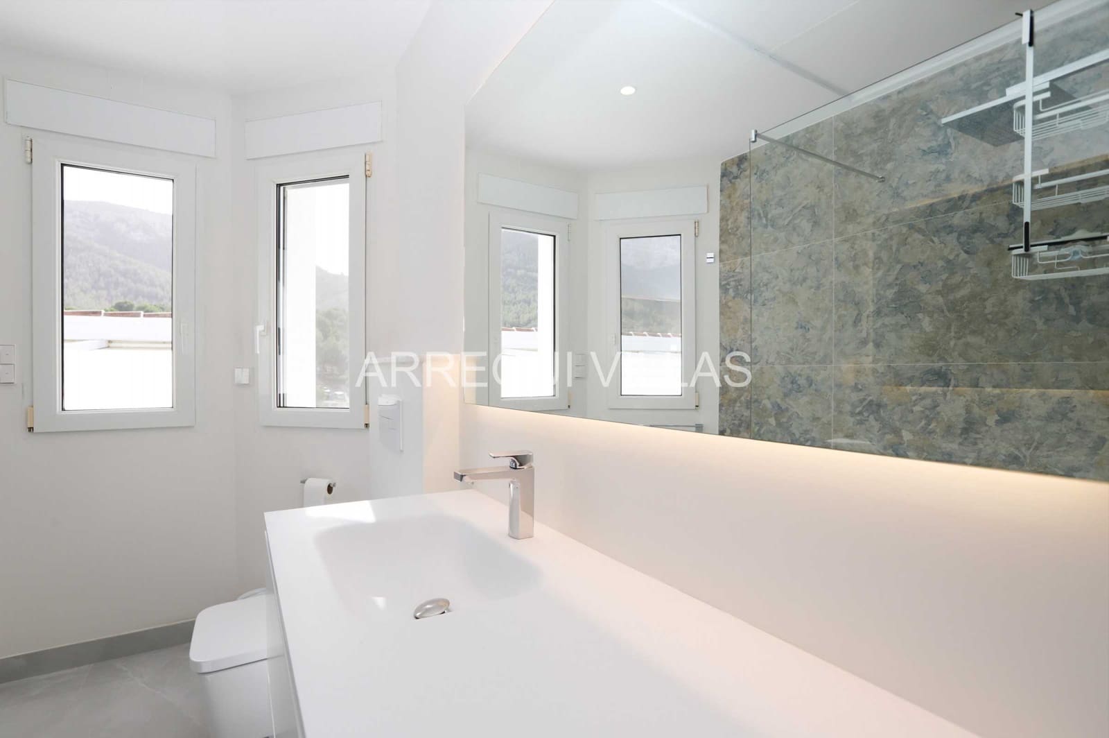 5 makuuhuone Huvila myytävänä paikassa Denia mukana uima-altaan - 1 260 000 € (Ref: 9522907)