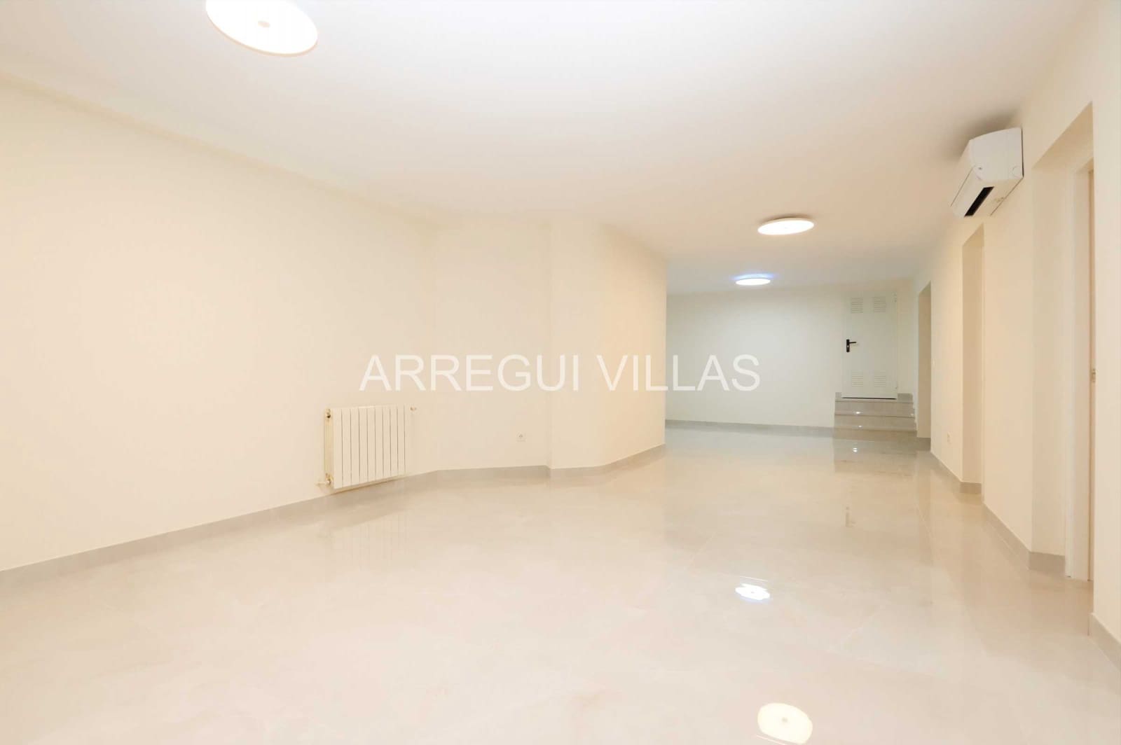 5 makuuhuone Huvila myytävänä paikassa Denia mukana uima-altaan - 1 260 000 € (Ref: 9522907)