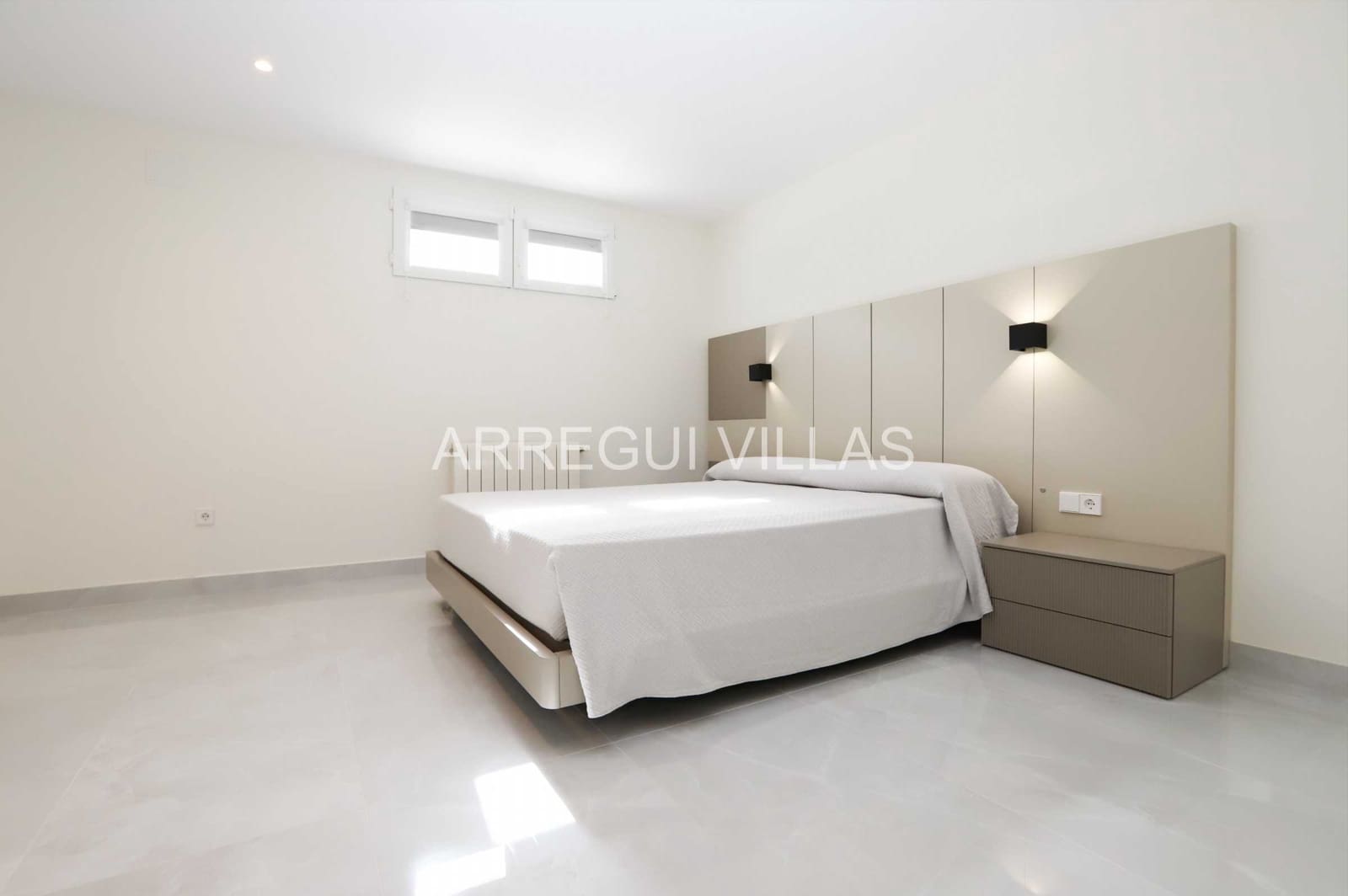 5 makuuhuone Huvila myytävänä paikassa Denia mukana uima-altaan - 1 260 000 € (Ref: 9522907)