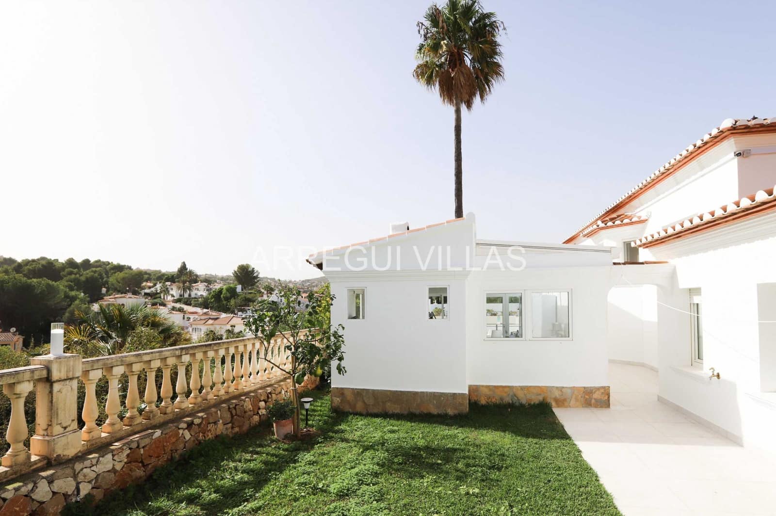 5 makuuhuone Huvila myytävänä paikassa Denia mukana uima-altaan - 1 260 000 € (Ref: 9522907)