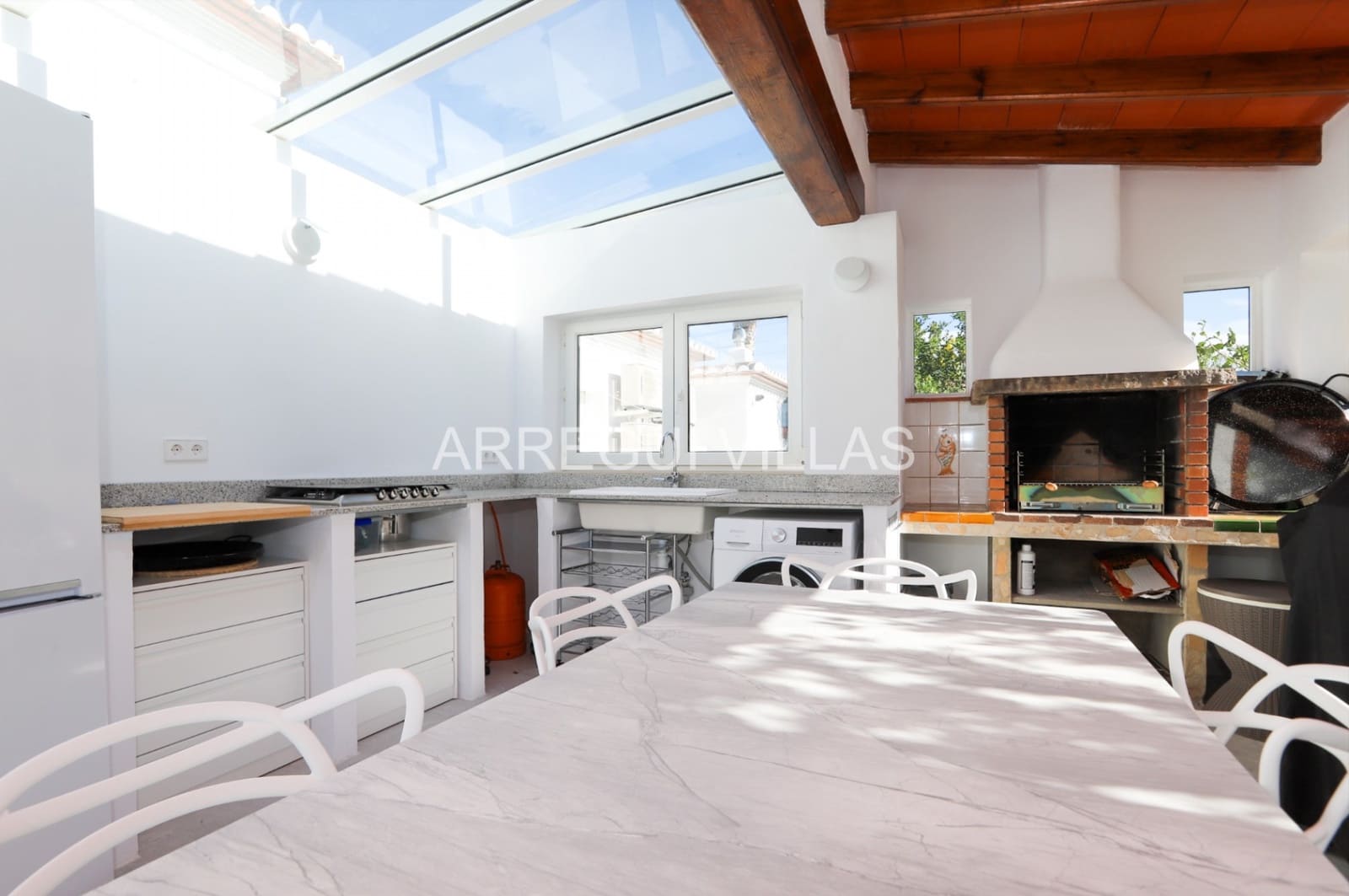 5 makuuhuone Huvila myytävänä paikassa Denia mukana uima-altaan - 1 260 000 € (Ref: 9522907)