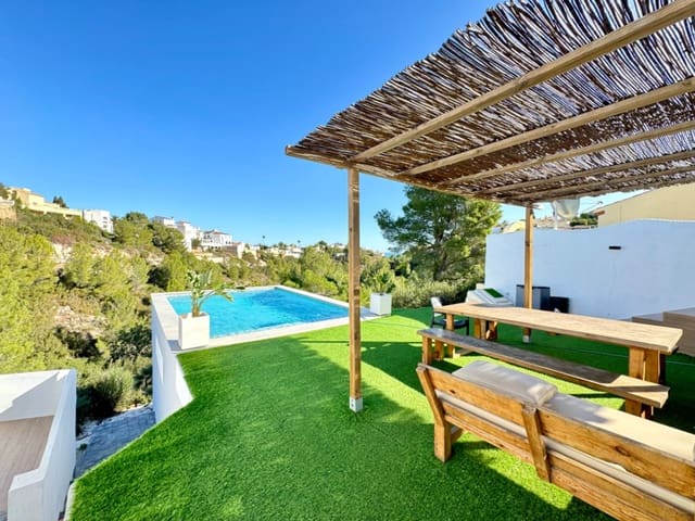 4 slaapkamer Villa te koop in El Montgó, Dénia met zwembad - € 480.000 (Ref: 9522917)