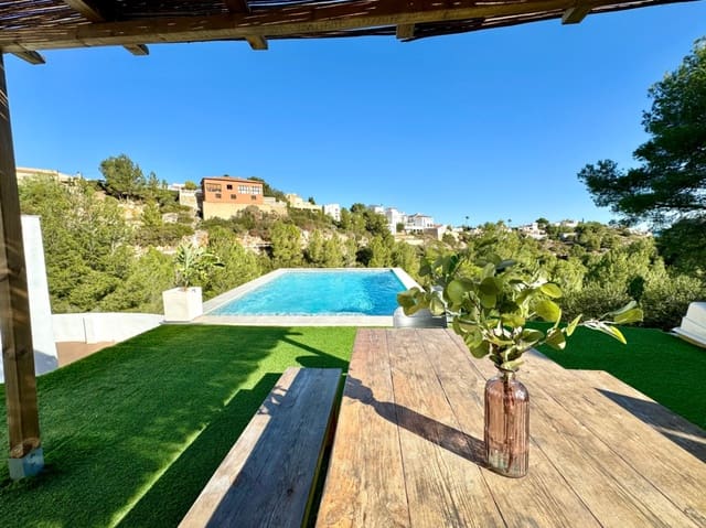 4 slaapkamer Villa te koop in El Montgó, Dénia met zwembad - € 480.000 (Ref: 9522917)