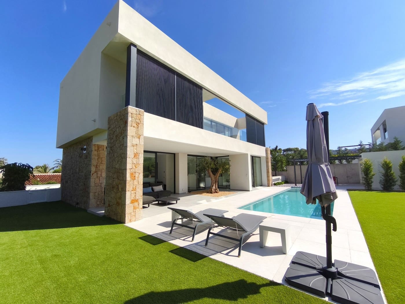 4 chambre Villa/Maison à vendre à Denia avec piscine garage - 1 295 000 € (Ref: 9590350)