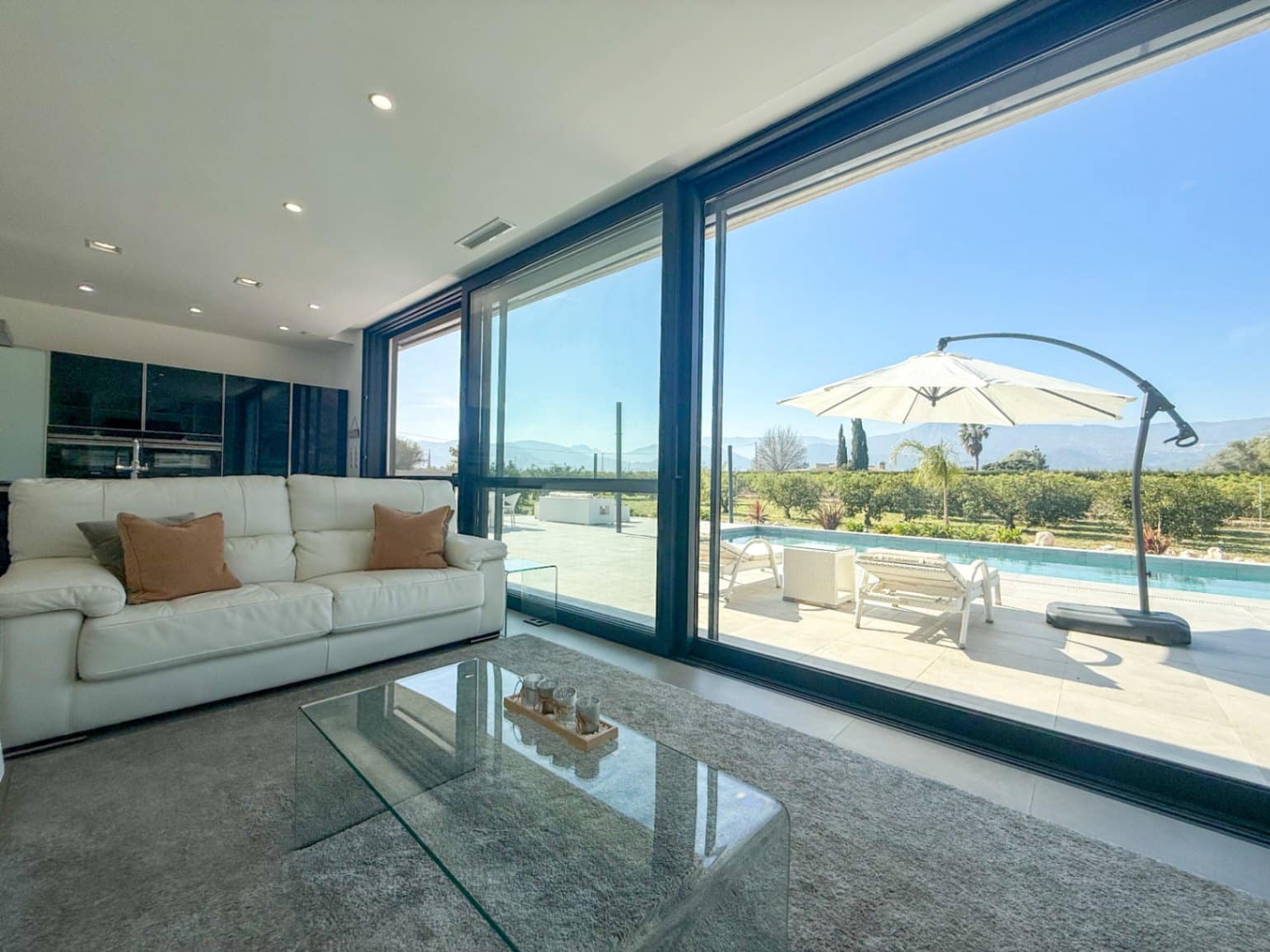 3 sypialnia Willa na sprzedaż w Tormos z basenem garażem - 825 000 € (Ref: 9749339)