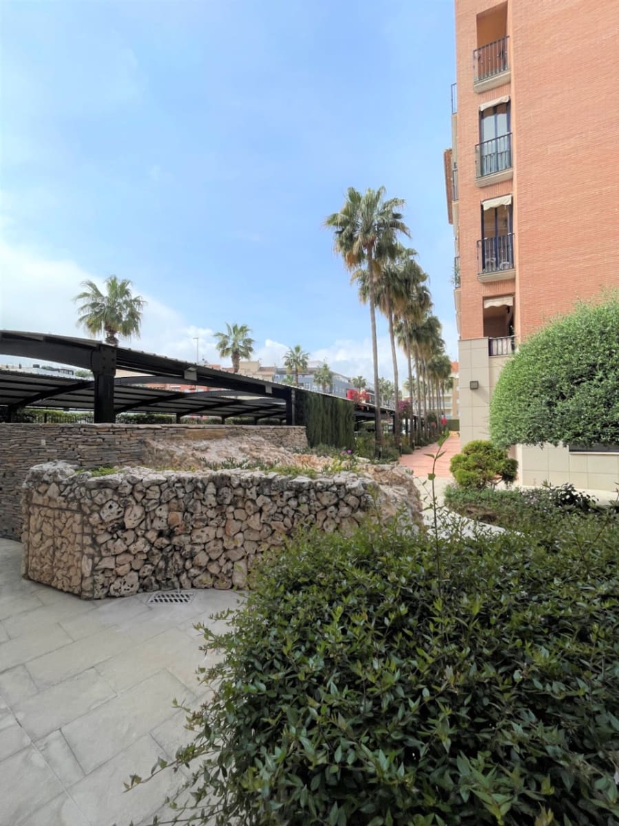 2 soveværelse Lejlighed til salg i Denia med swimmingpool garage - € 349.000 (Ref: 9795703)