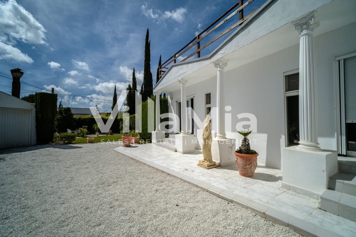 6 bedroom Villa for sale in Javea / Xabia - € 1,395,000 (Ref: 9891638)