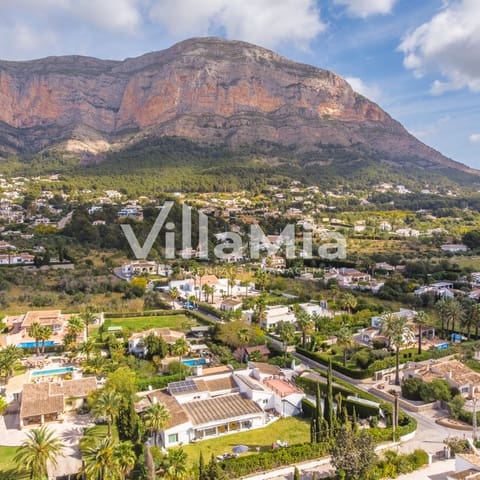 6 bedroom Villa for sale in Javea / Xàbia - € 1,395,000 (Ref: 9891638)
