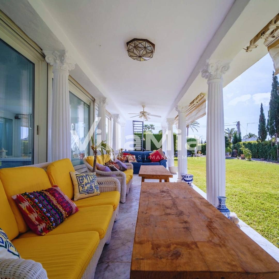 6 bedroom Villa for sale in Javea / Xabia - € 1,395,000 (Ref: 9891638)