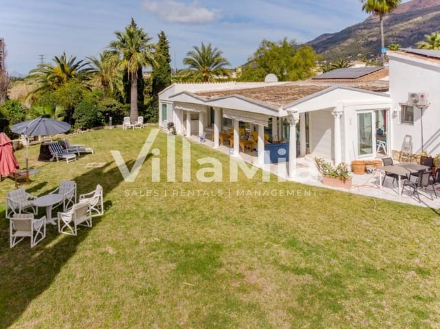 6 bedroom Villa for sale in Javea / Xàbia - € 1,395,000 (Ref: 9891638)