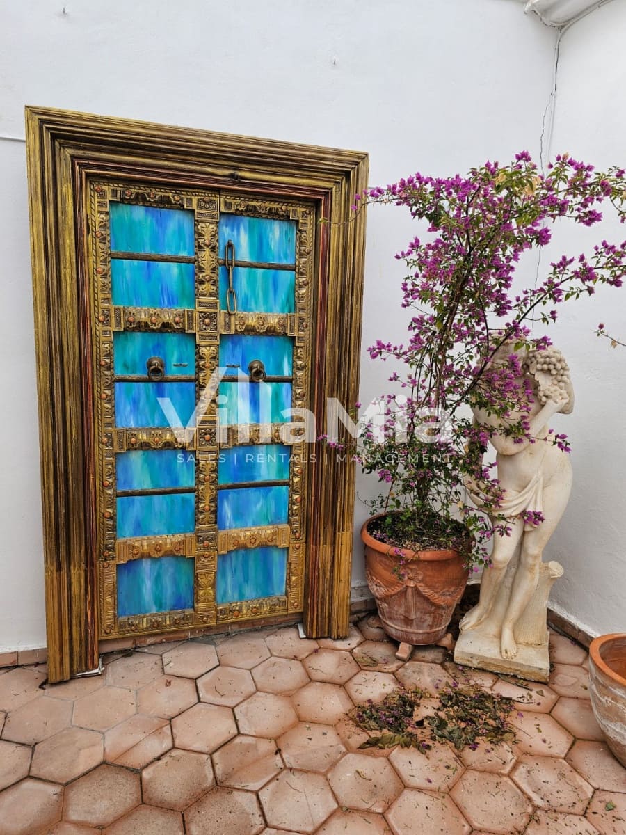 6 bedroom Villa for sale in Javea / Xabia - € 1,395,000 (Ref: 9891638)