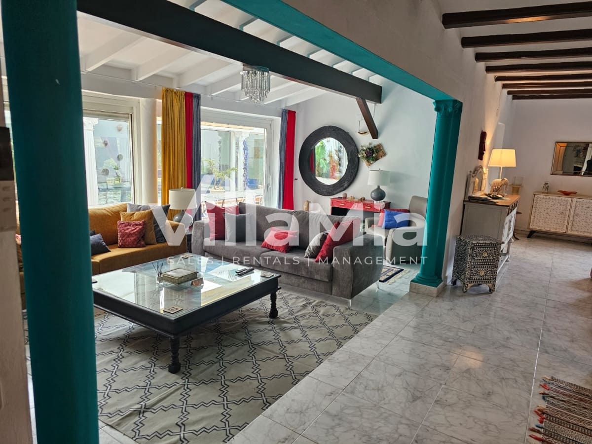 6 bedroom Villa for sale in Javea / Xabia - € 1,395,000 (Ref: 9891638)