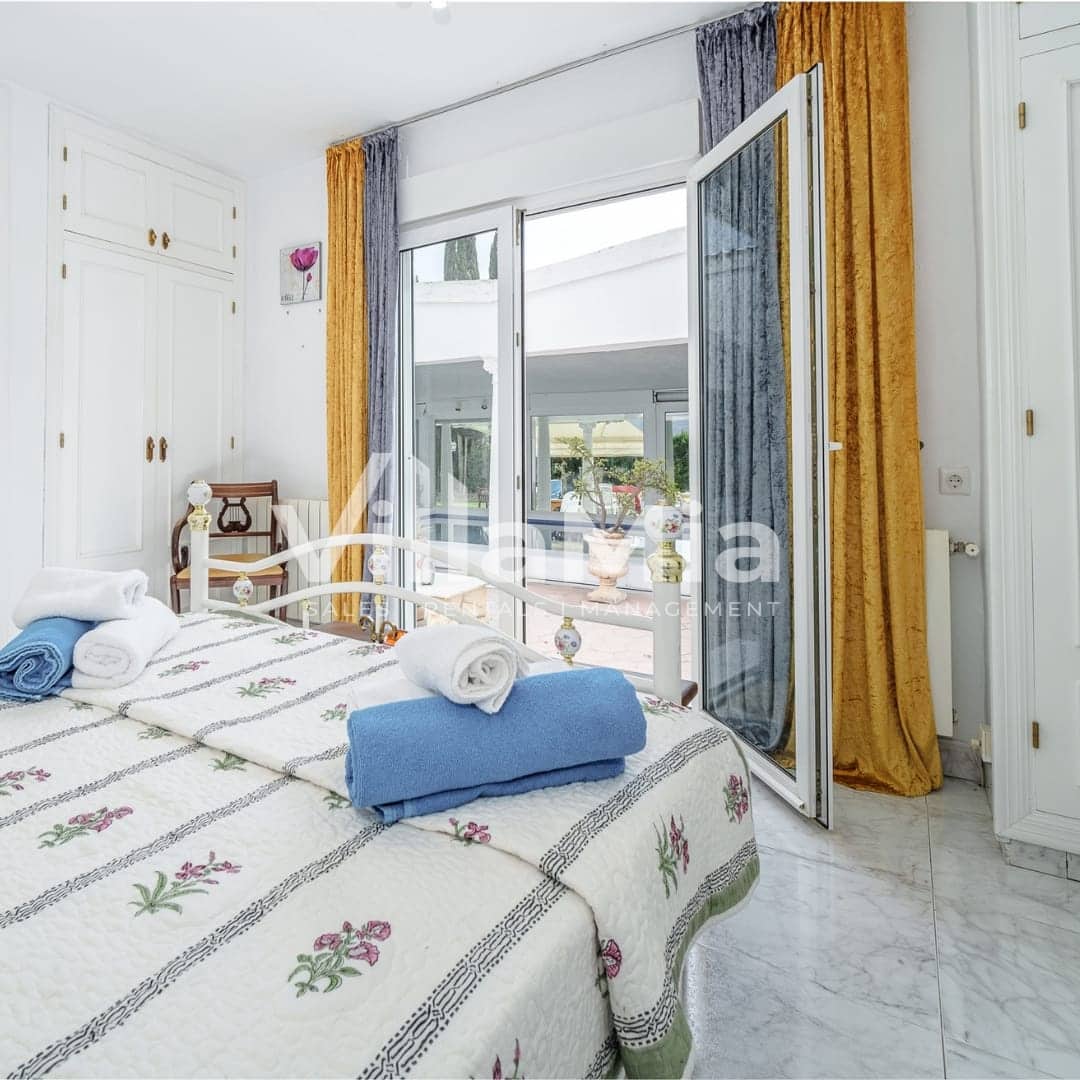 6 bedroom Villa for sale in Javea / Xabia - € 1,395,000 (Ref: 9891638)