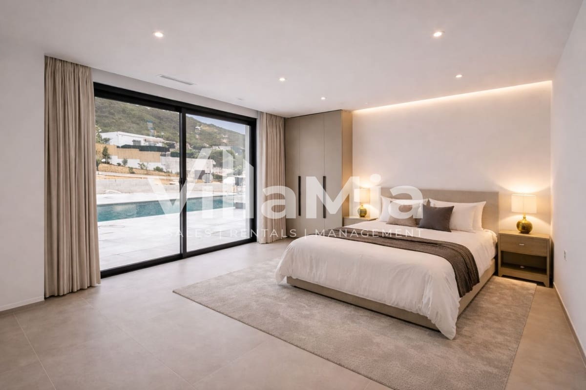 4 bedroom Villa for sale in Javea / Xabia with pool - € 1,695,000 (Ref: 9891640)