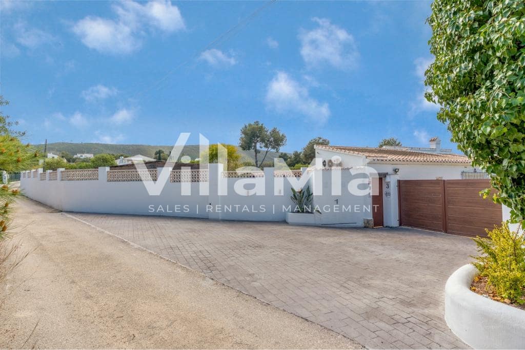 3 bedroom Villa for sale in Javea / Xabia - € 845,000 (Ref: 9891643)