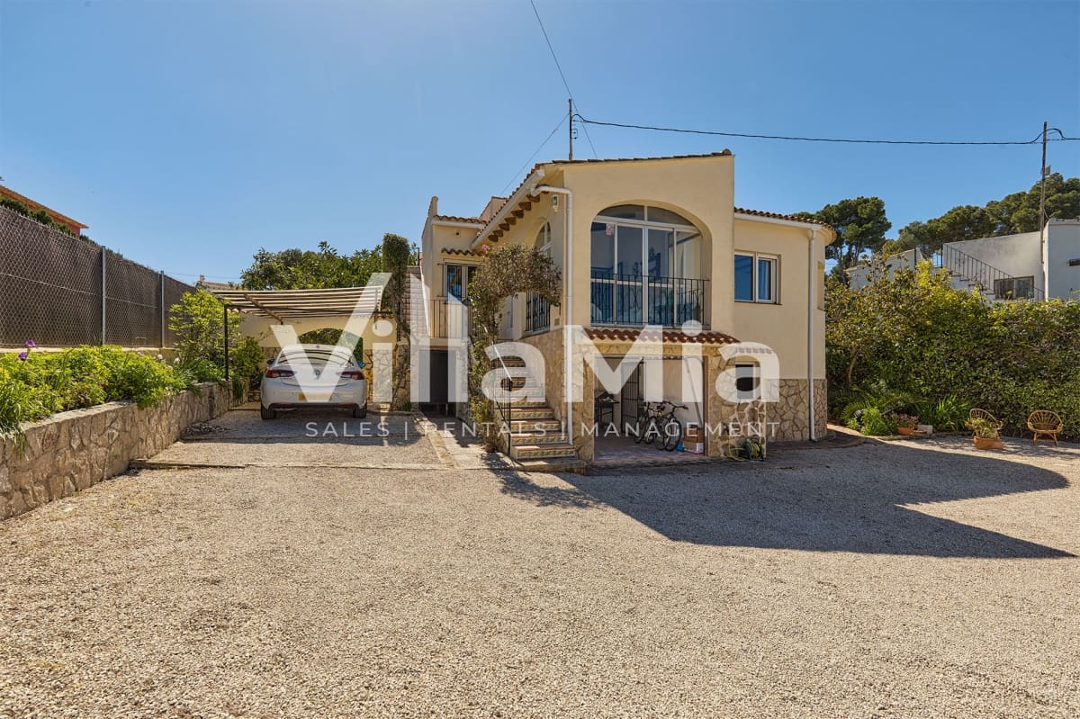 Chalet de 3 habitaciones en Javea / Xàbia en venta con piscina - 769.000 € (Ref: 9891644)