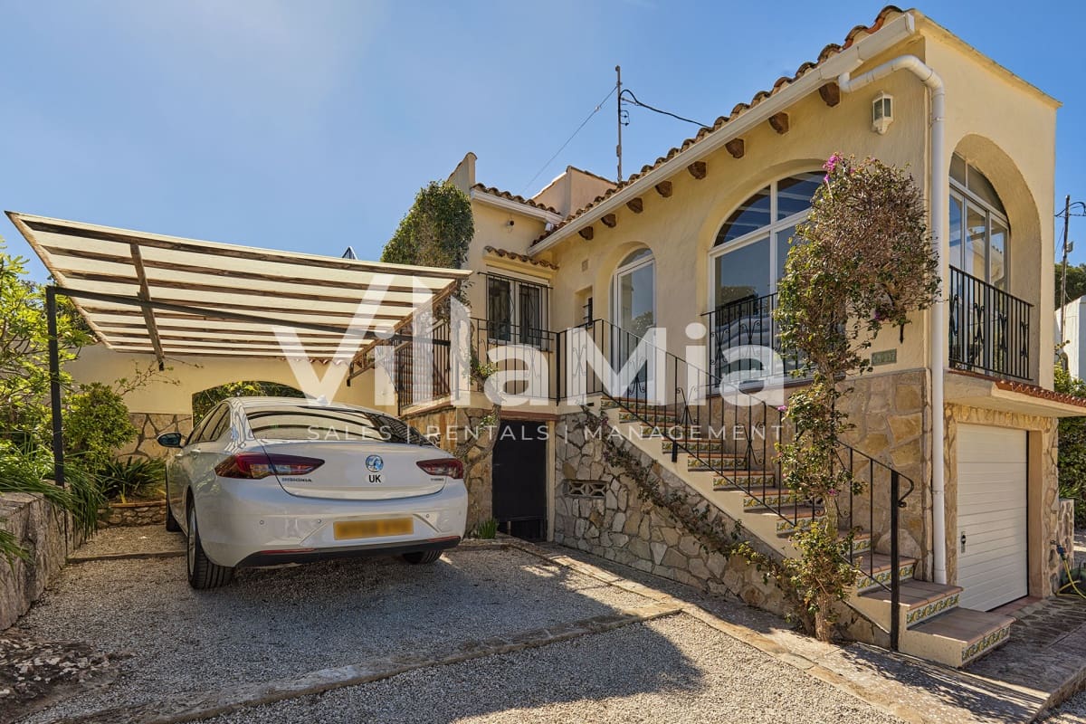 Chalet de 3 habitaciones en Javea / Xàbia en venta con piscina - 769.000 € (Ref: 9891644)