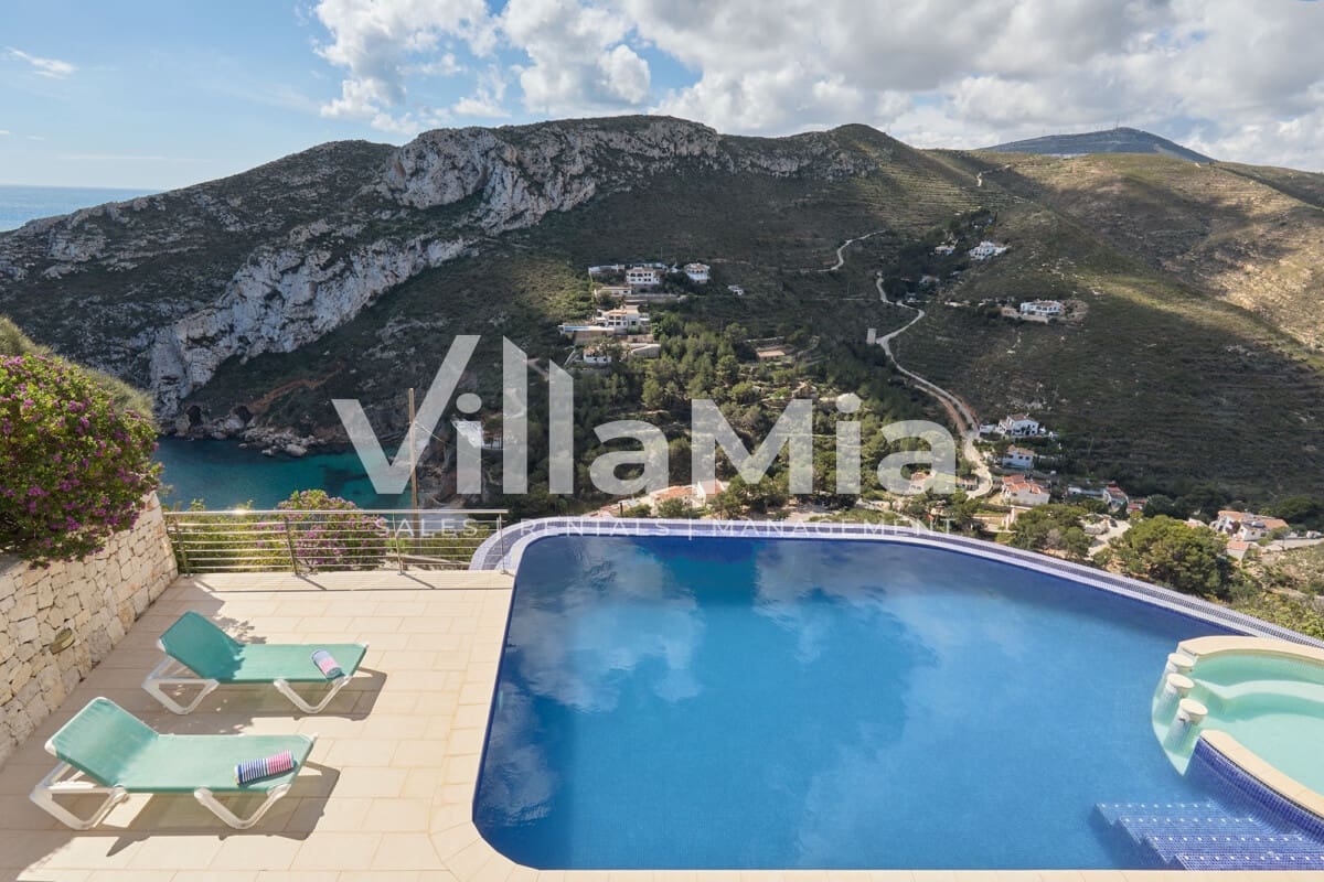 4 makuuhuone Huvila myytävänä paikassa Javea / Xabia mukana uima-altaan - 2 900 000 € (Ref: 9891646)