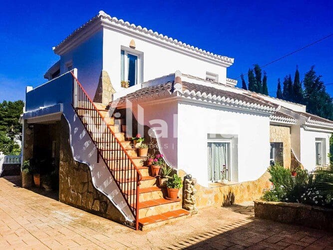 9 Zimmer Villa zu verkaufen in Javea / Xabia mit Pool - 915.000 € (Ref: 9891655)