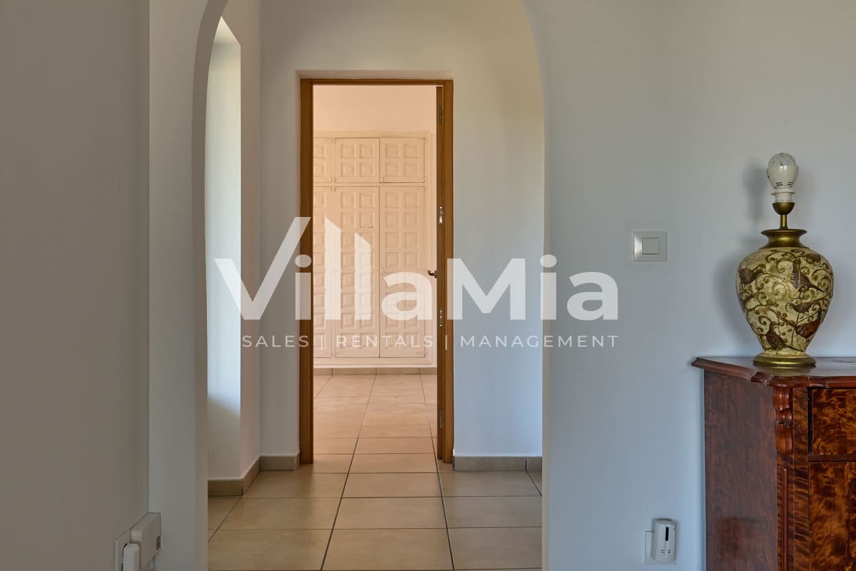 4 bedroom Villa for sale in Javea / Xabia - € 975,000 (Ref: 9891656)