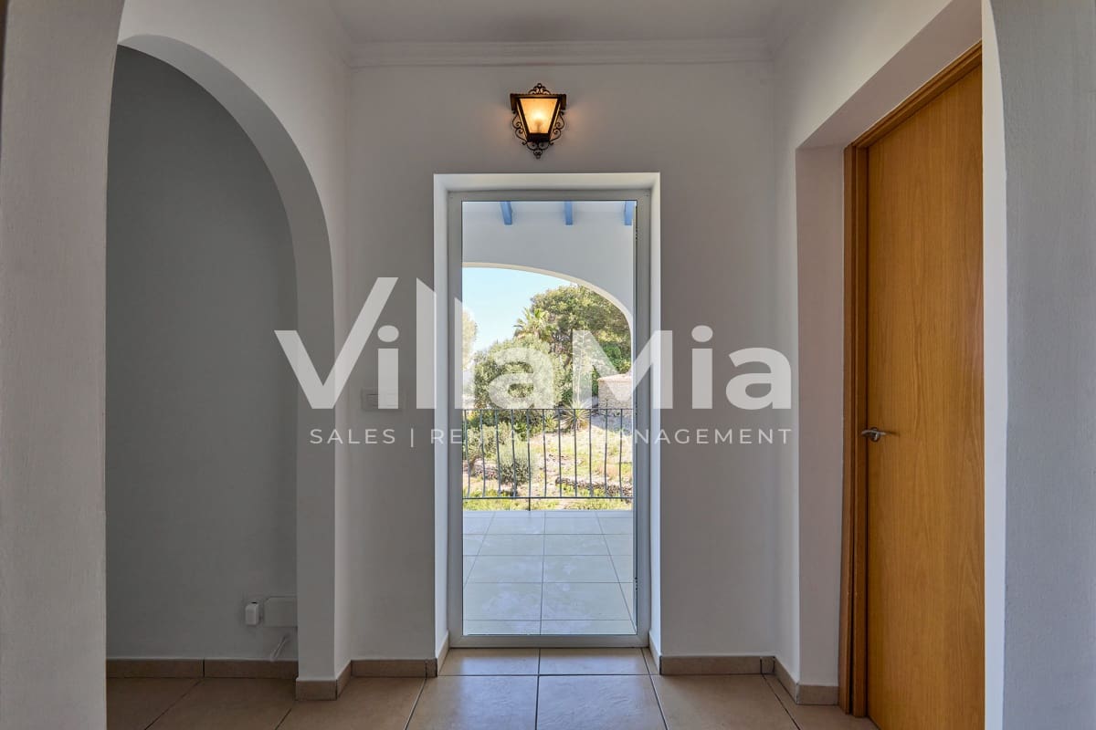 4 bedroom Villa for sale in Javea / Xabia - € 975,000 (Ref: 9891656)