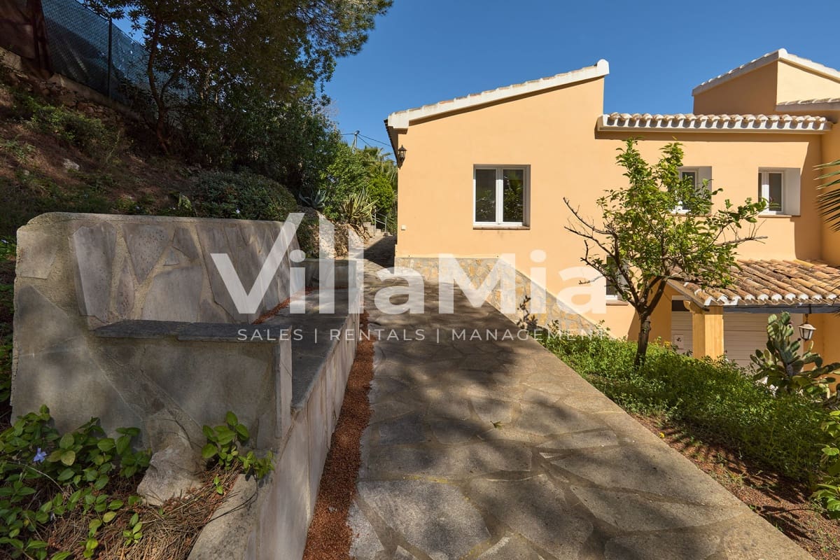 4 bedroom Villa for sale in Javea / Xabia - € 975,000 (Ref: 9891656)
