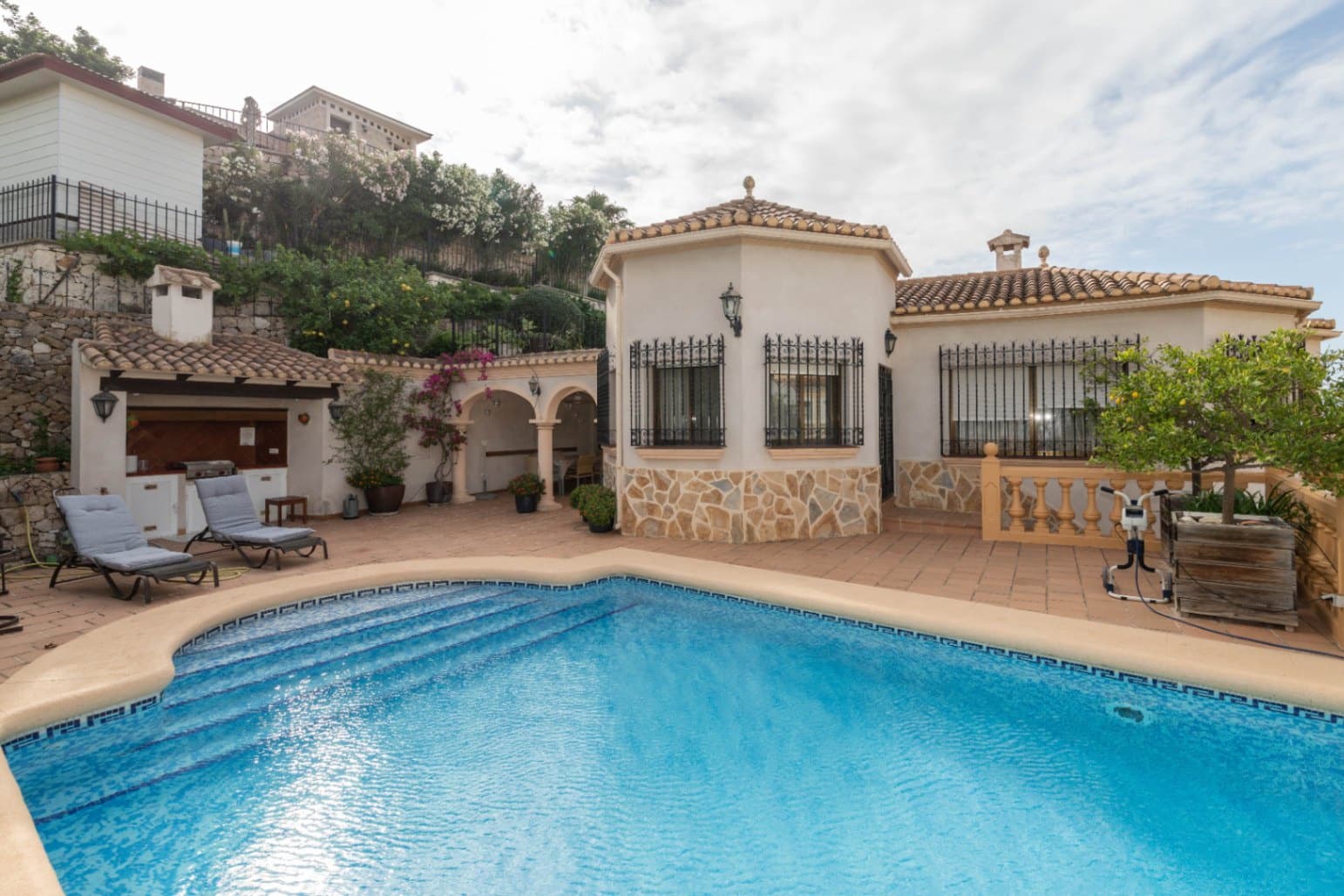 4 soverom Villa til salgs i Denia med svømmebasseng garasje - € 870 000 (Ref: 9901622)
