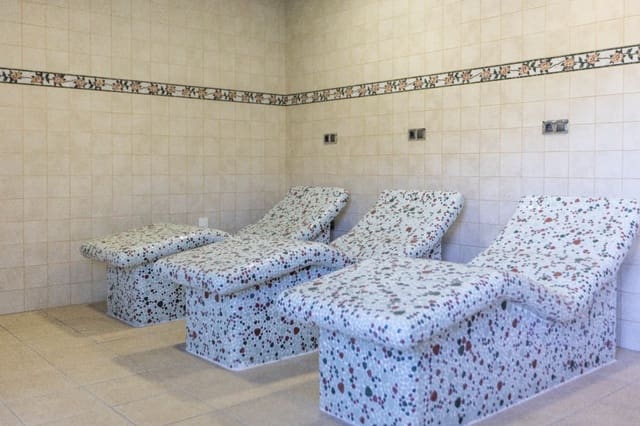 Hotel te koop in Castell de Castells met garage - € 958.000 (Ref: 9902457)