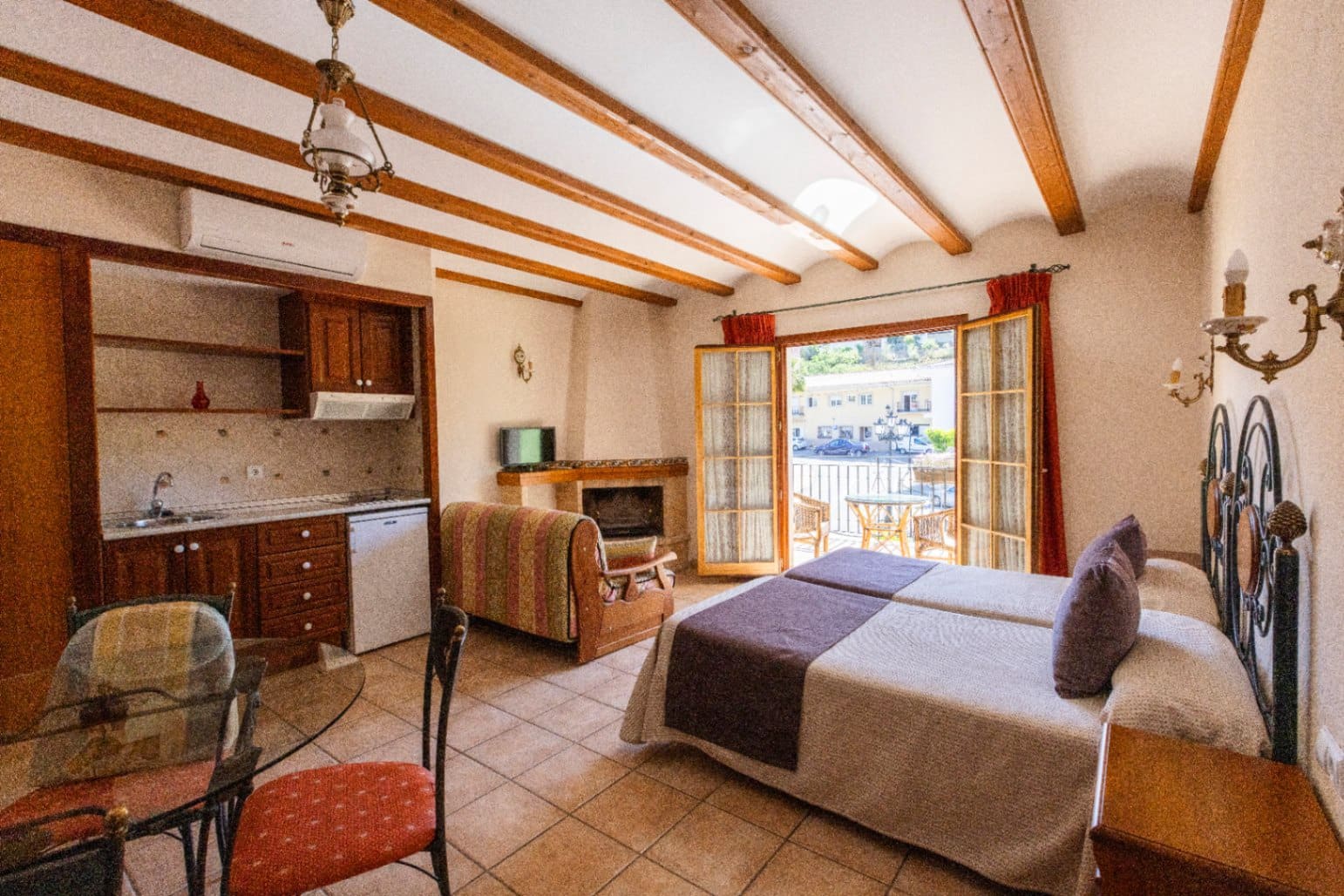 Hotel te koop in Castell de Castells met garage - € 958.000 (Ref: 9902457)