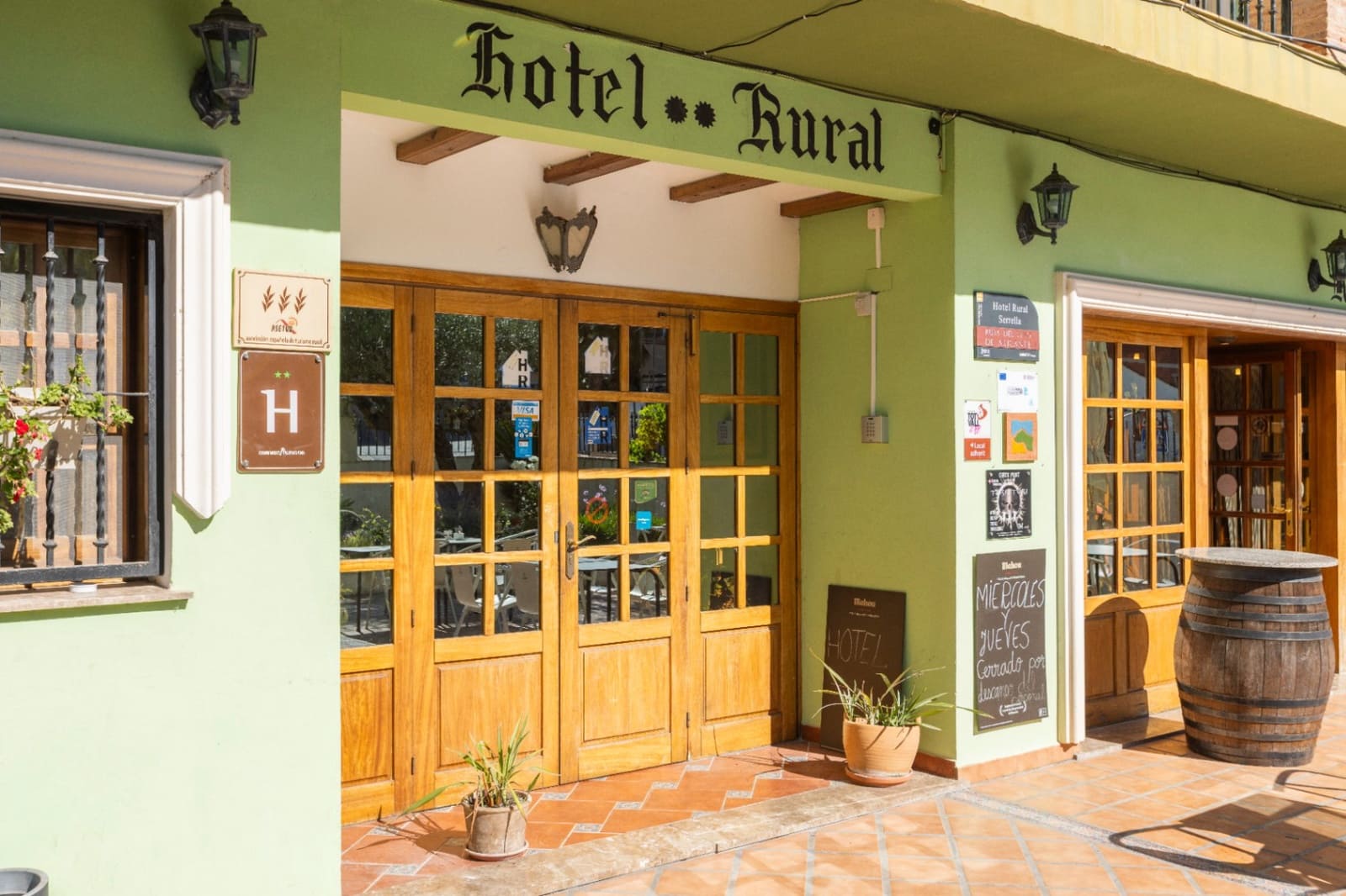 Hotel te koop in Castell de Castells met garage - € 958.000 (Ref: 9902457)