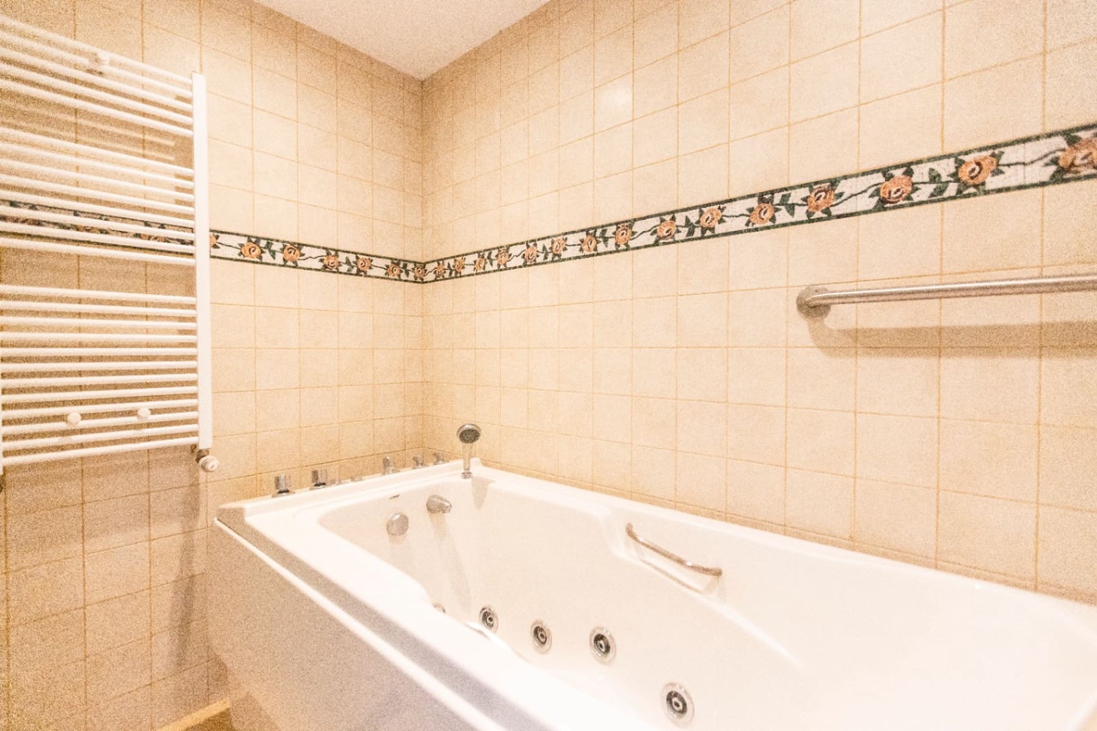 Hotel te koop in Castell de Castells met garage - € 958.000 (Ref: 9902457)