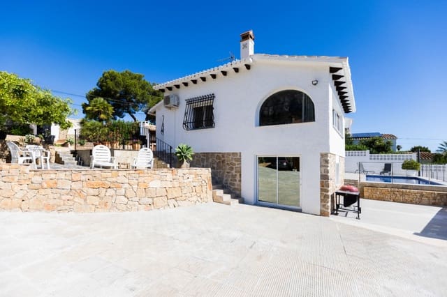 3 makuuhuone Huvila myytävänä paikassa El Montgó, Dénia mukana uima-altaan 
autotalli - 520 000 € (Ref: 9909054)
