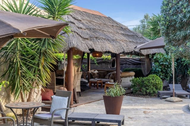 3 soverom Villa til salgs i Javea / Xàbia med svømmebasseng garasje - € 820 000 (Ref: 9997347)
