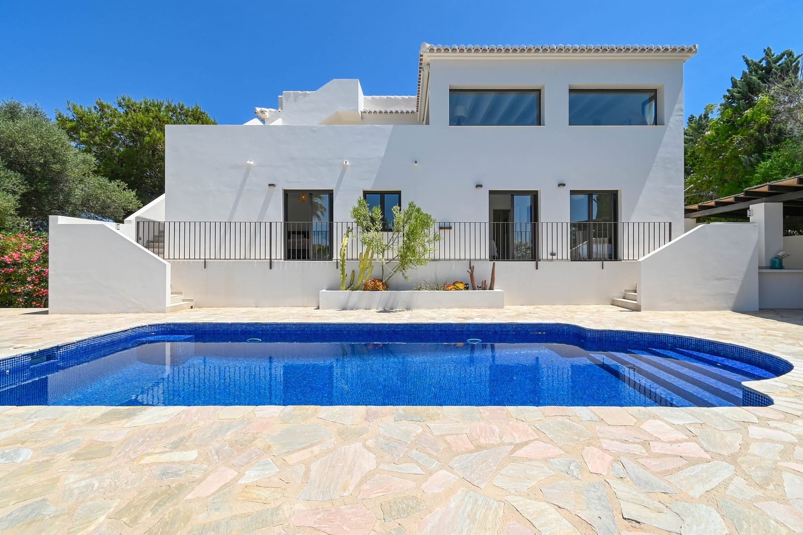 4 sypialnia Willa na sprzedaż w Javea / Xabia z basenem garażem - 1 695 000 € (Ref: 9997353)