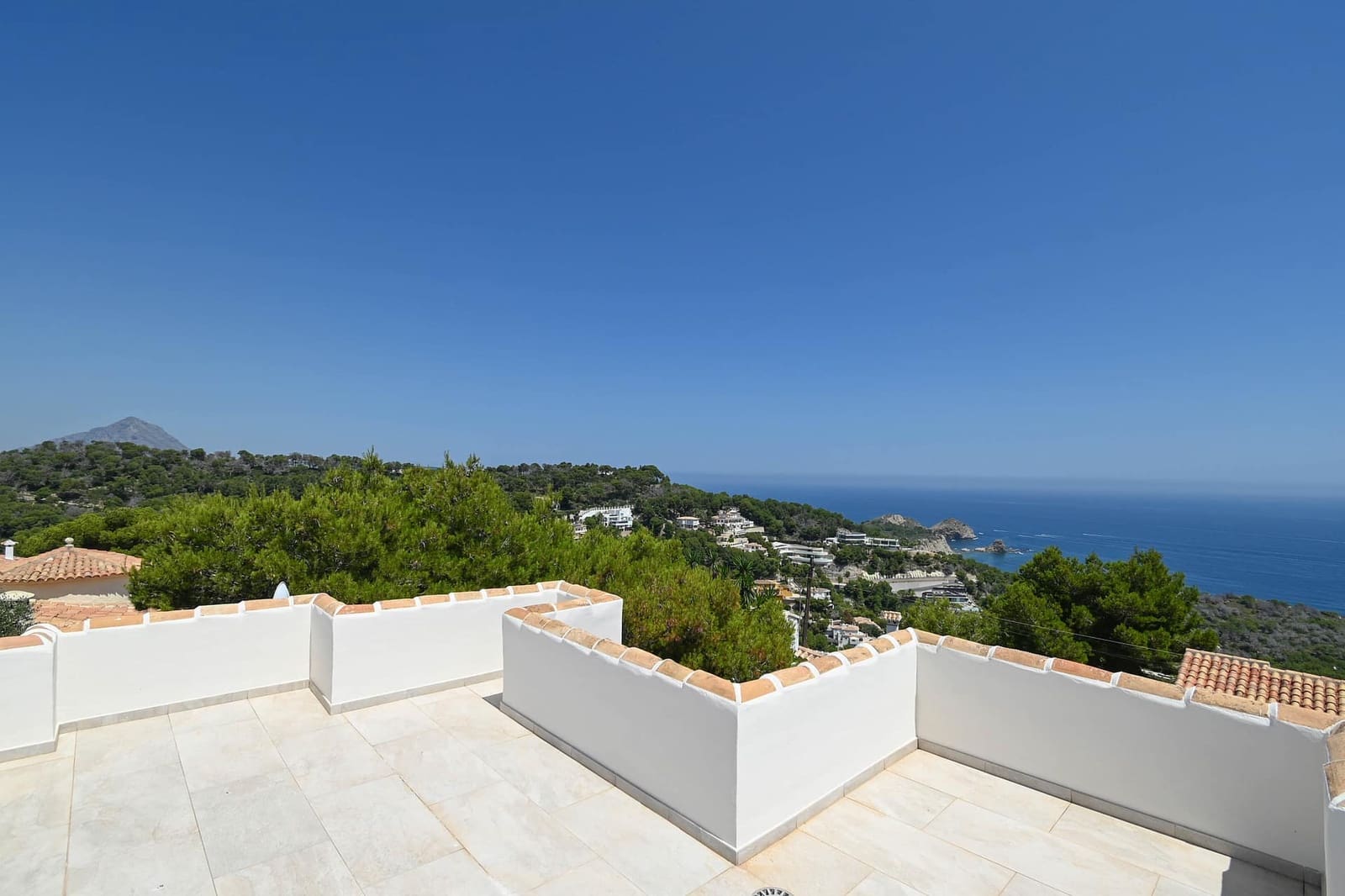 4 sypialnia Willa na sprzedaż w Javea / Xabia z basenem garażem - 1 695 000 € (Ref: 9997353)
