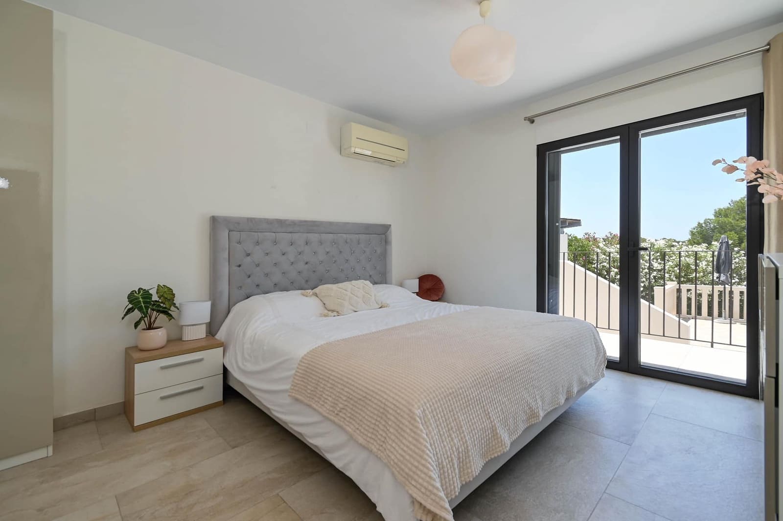 4 sypialnia Willa na sprzedaż w Javea / Xabia z basenem garażem - 1 695 000 € (Ref: 9997353)