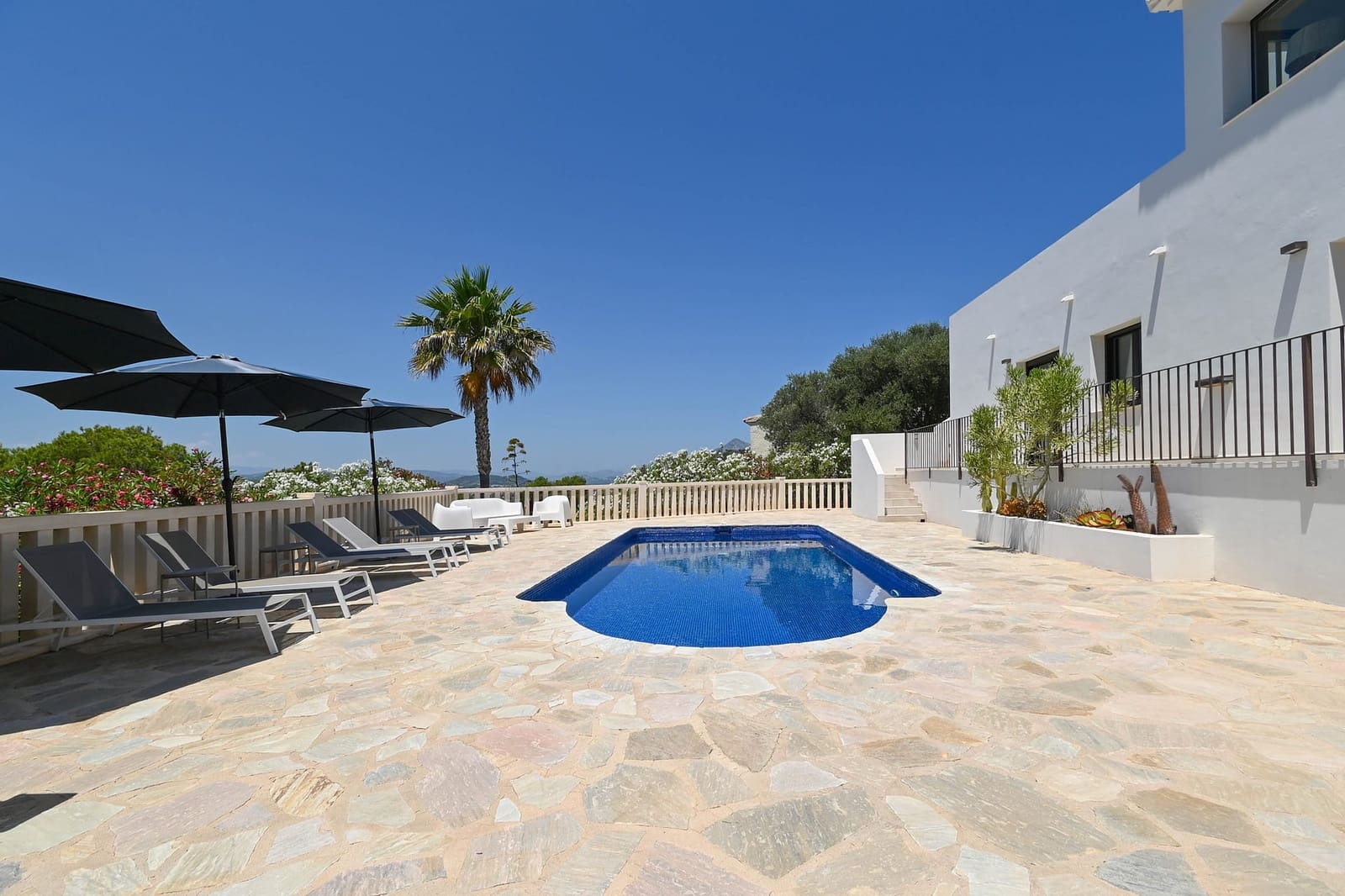 4 sypialnia Willa na sprzedaż w Javea / Xabia z basenem garażem - 1 695 000 € (Ref: 9997353)