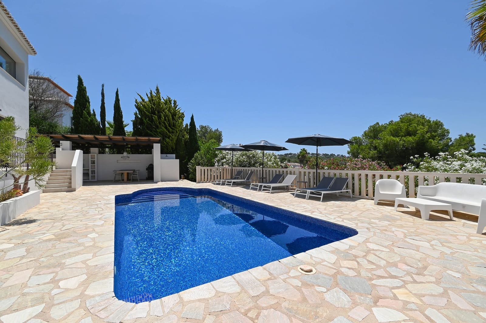 4 sypialnia Willa na sprzedaż w Javea / Xabia z basenem garażem - 1 695 000 € (Ref: 9997353)