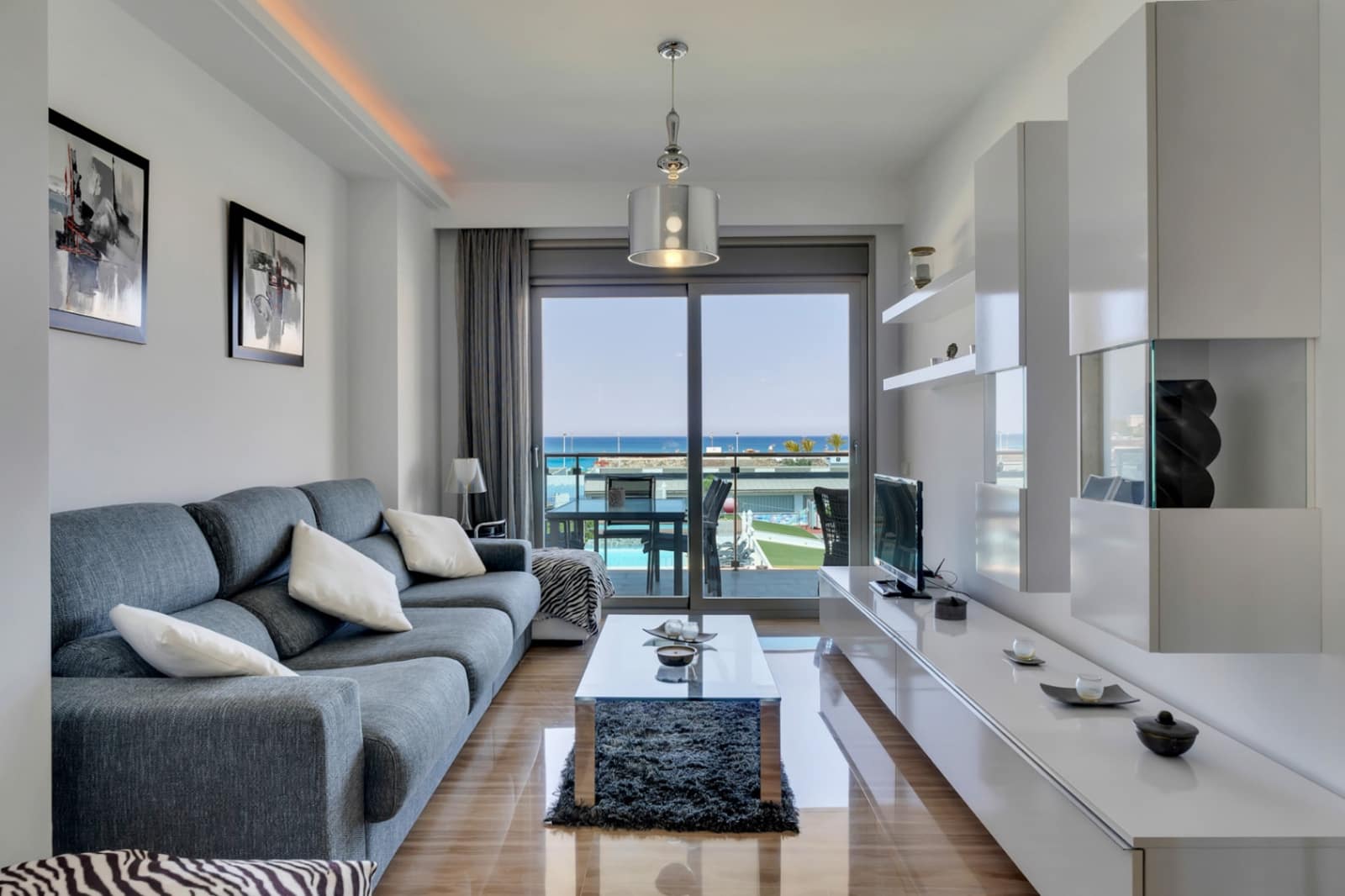 3 slaapkamer Appartement te koop in Arenal met zwembad garage - € 997.000 (Ref: 9997355)