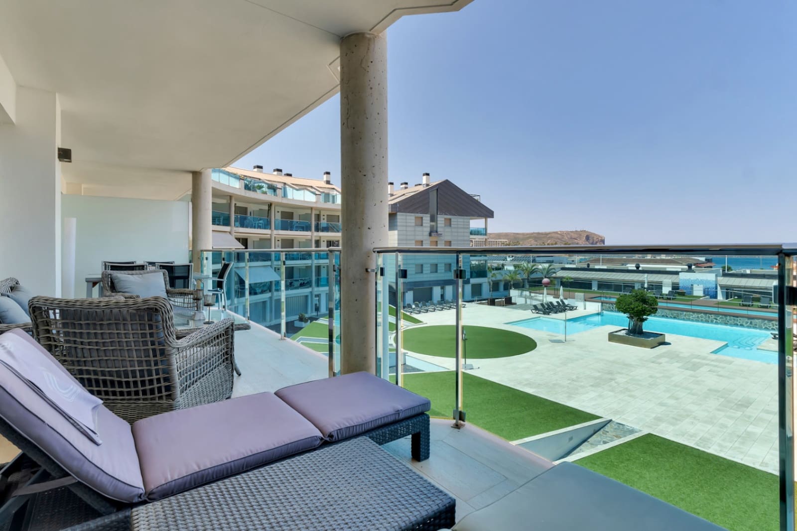 3 slaapkamer Appartement te koop in Arenal met zwembad garage - € 997.000 (Ref: 9997355)