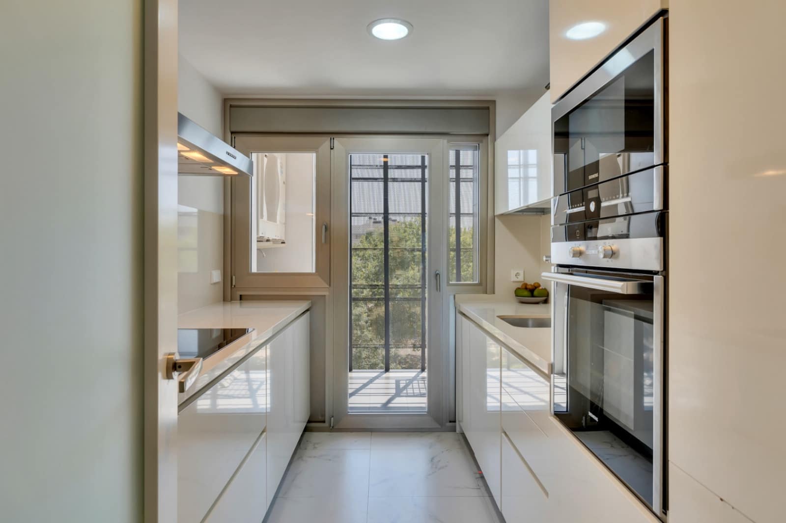 3 slaapkamer Appartement te koop in Arenal met zwembad garage - € 997.000 (Ref: 9997355)