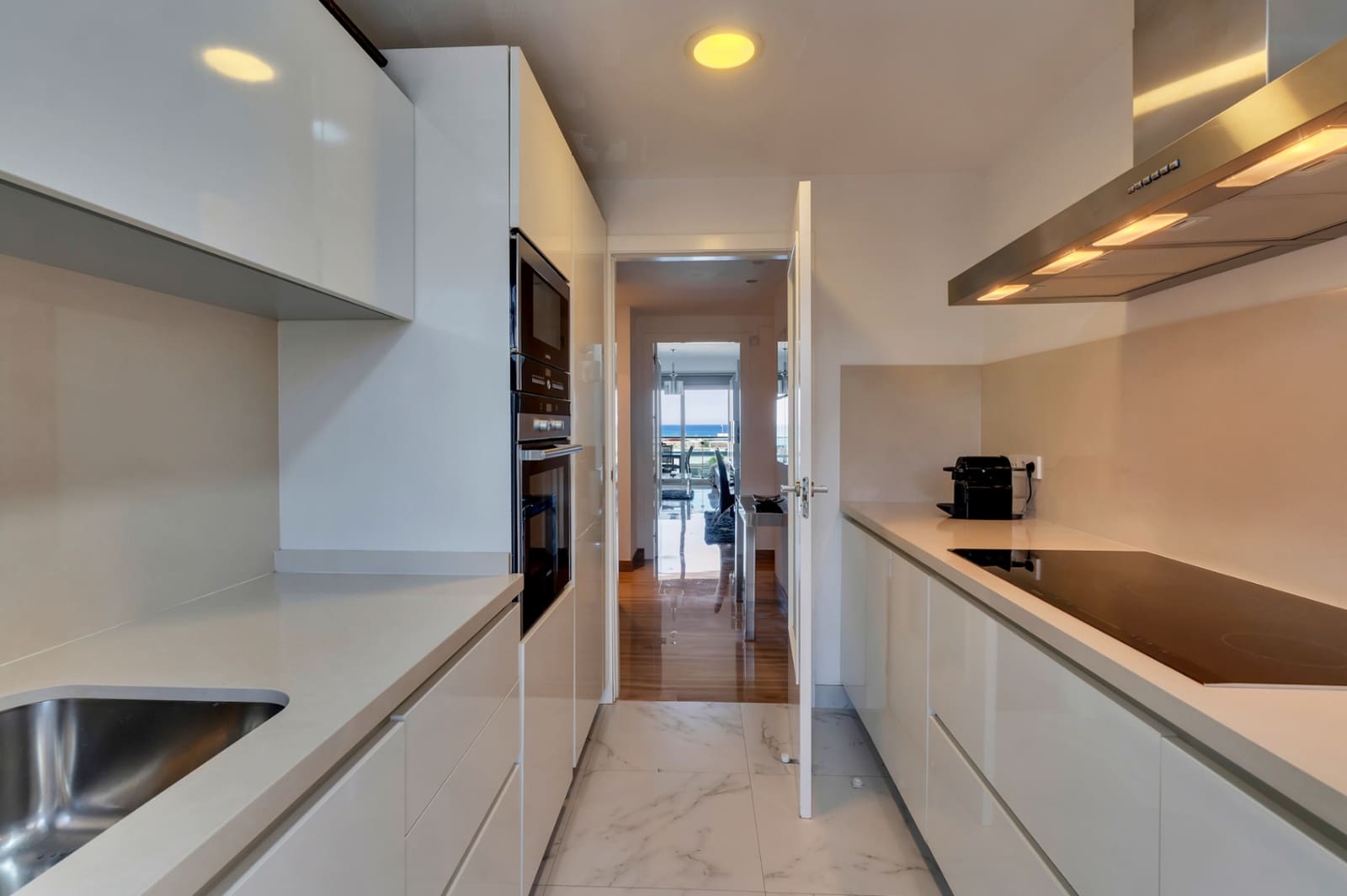 3 slaapkamer Appartement te koop in Arenal met zwembad garage - € 997.000 (Ref: 9997355)
