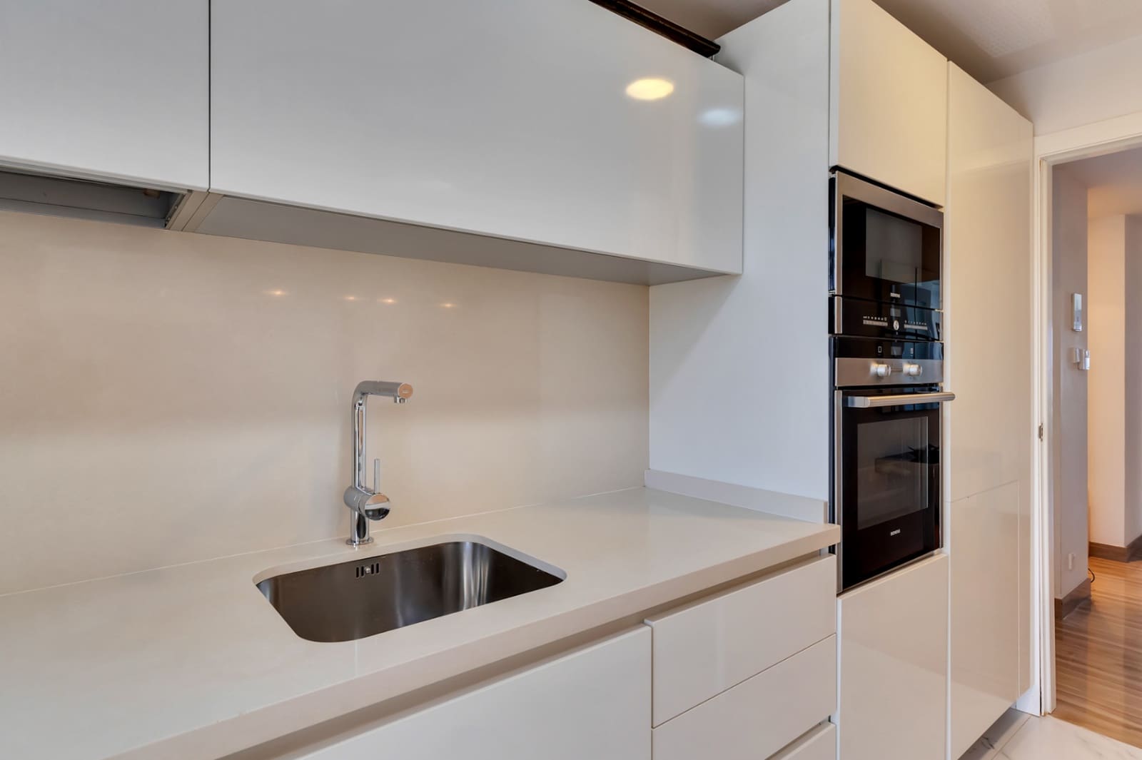 3 slaapkamer Appartement te koop in Arenal met zwembad garage - € 997.000 (Ref: 9997355)