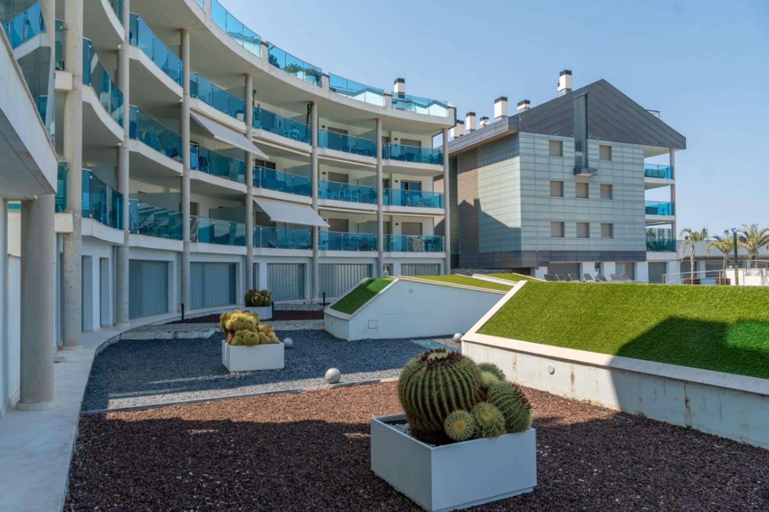 3 slaapkamer Appartement te koop in Arenal met zwembad garage - € 997.000 (Ref: 9997355)