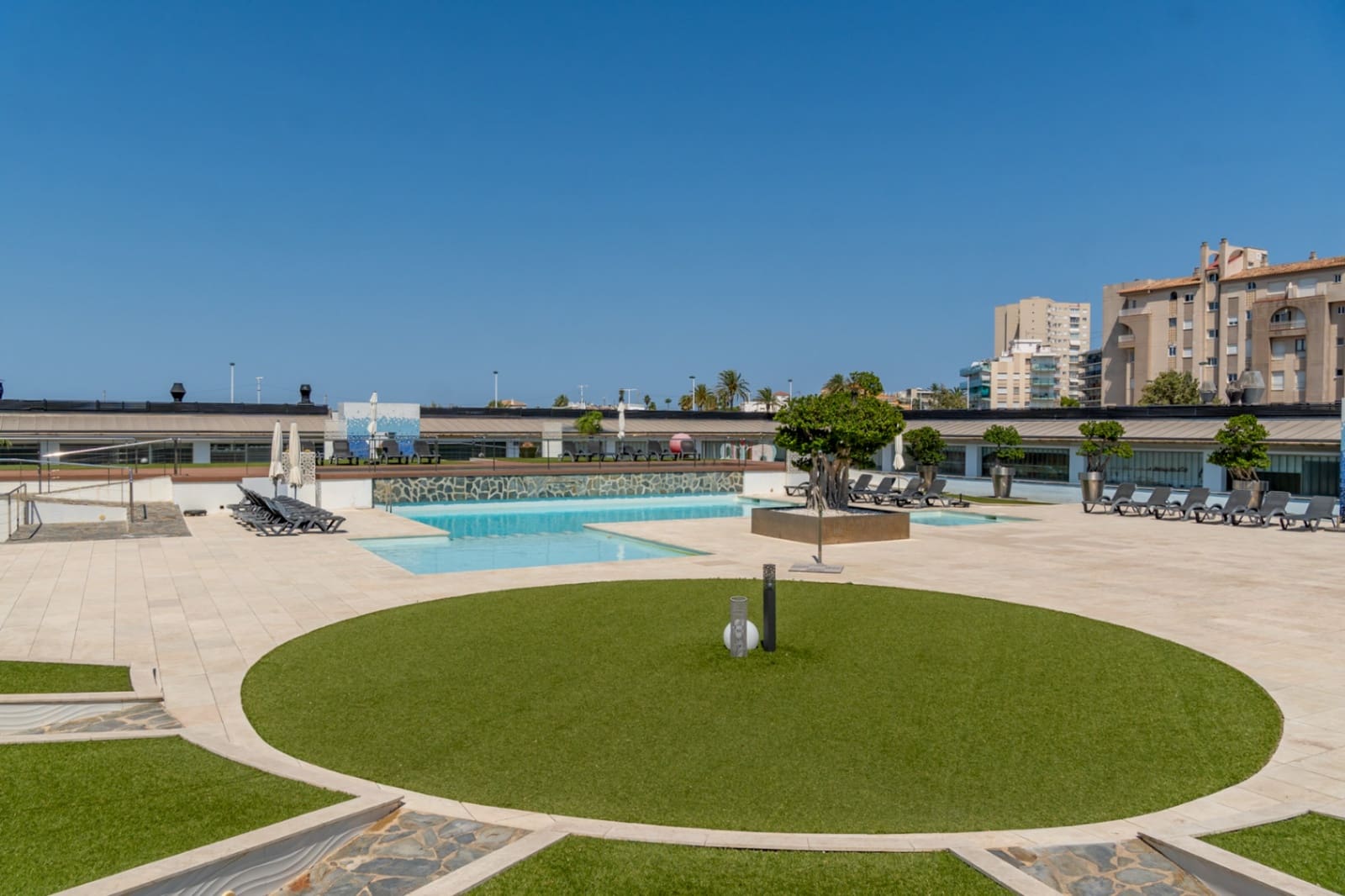 3 slaapkamer Appartement te koop in Arenal met zwembad garage - € 997.000 (Ref: 9997355)