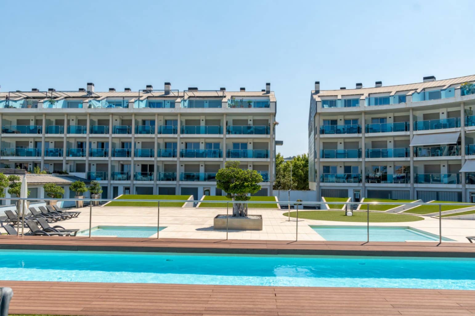 3 slaapkamer Appartement te koop in Arenal met zwembad garage - € 997.000 (Ref: 9997355)