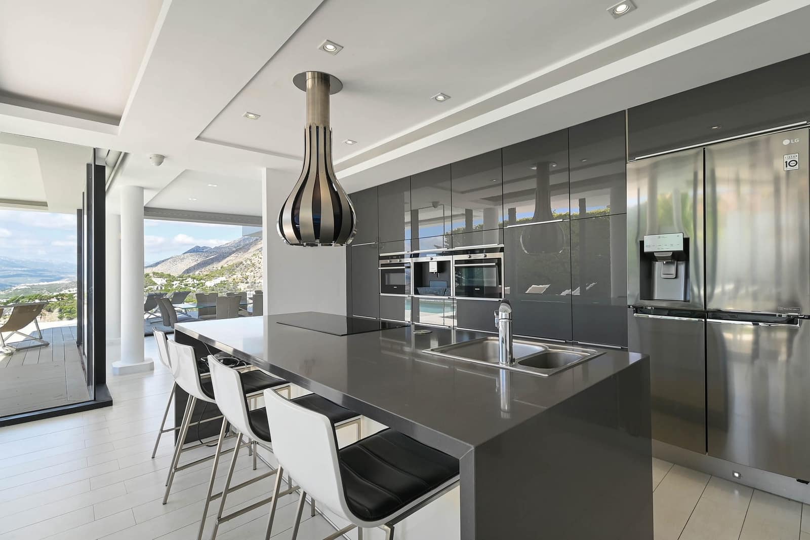 6 soveværelse Villa til salg i Altea med swimmingpool garage - € 2.495.000 (Ref: 9997356)